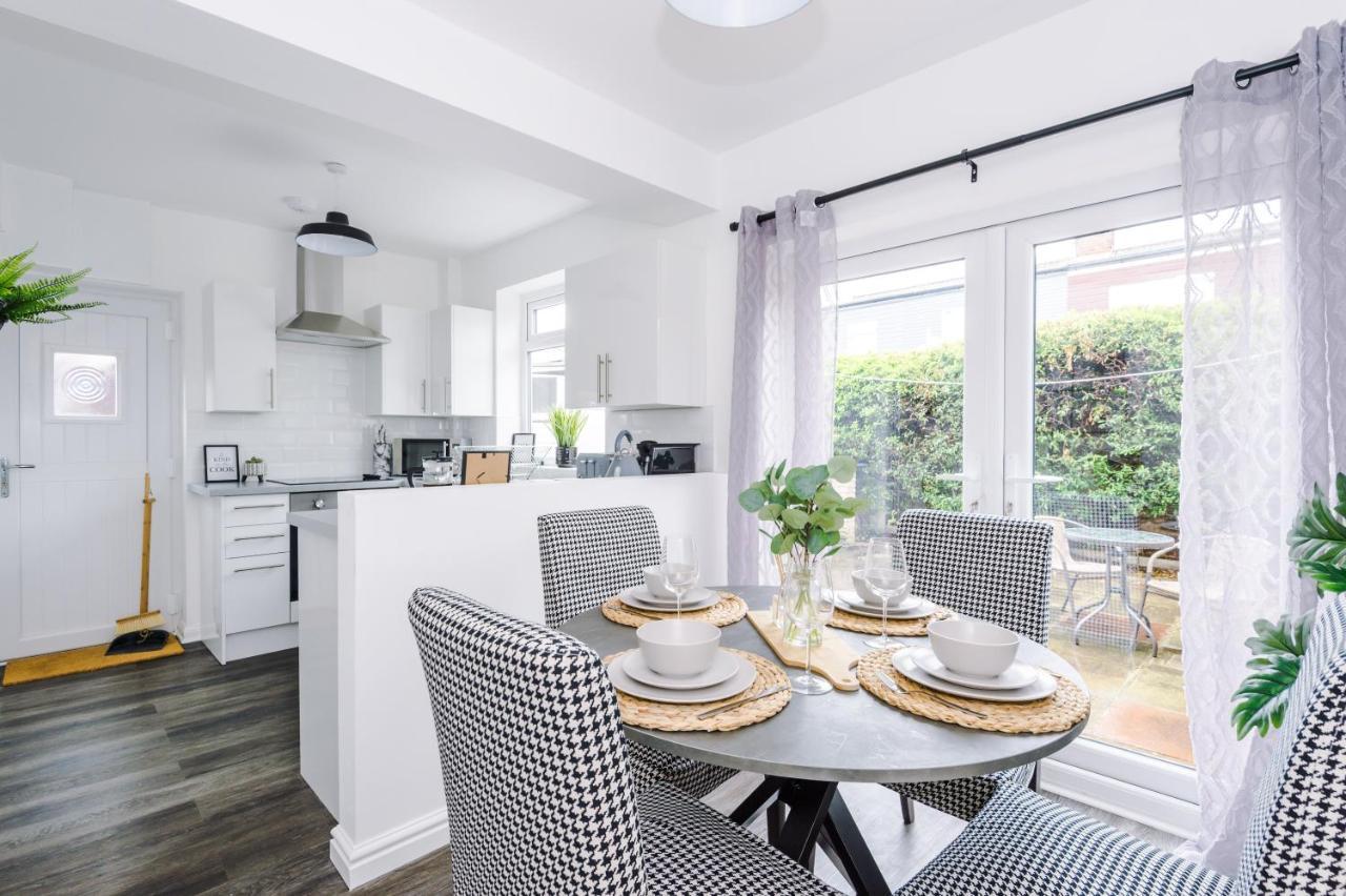 Welcoming 3 Bed Home, 10 Mins From Chester Races And Zoo Saughall Exterior foto