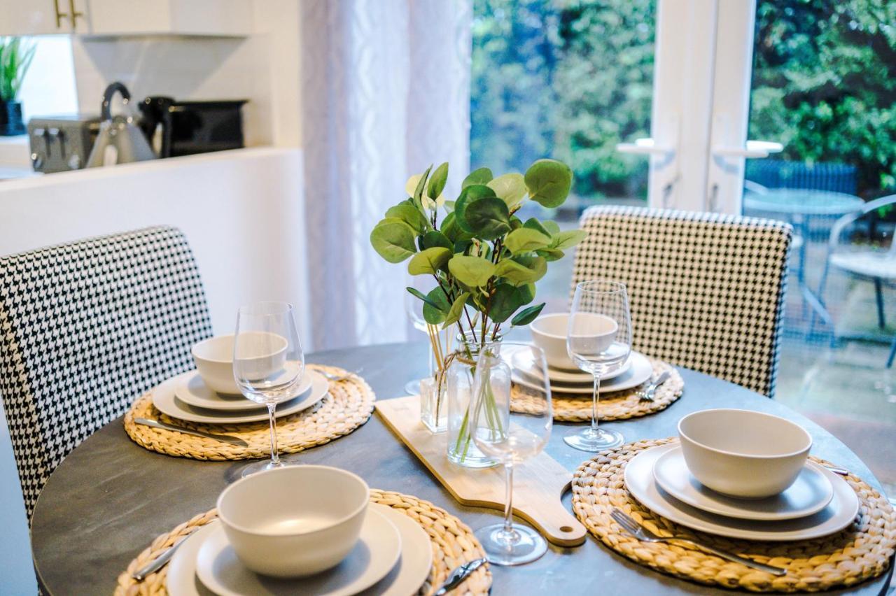 Welcoming 3 Bed Home, 10 Mins From Chester Races And Zoo Saughall Exterior foto